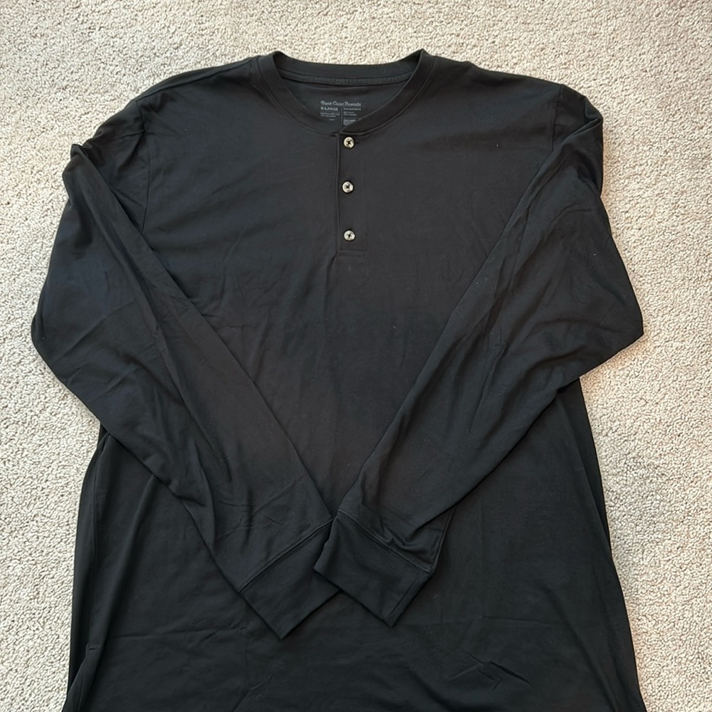 Fresh Clean Threads black henley. Size XL. NWT!